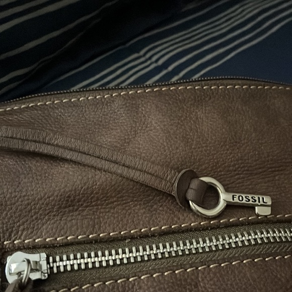 Fossil Shoulder Bag with Adjustable Strap - Picture 5 of 6